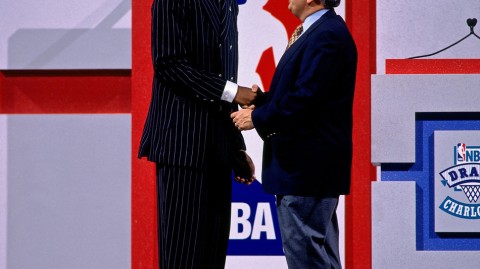 回望麦蒂：那个总是一脸睡意却无人能挡的篮球天才