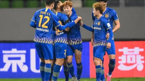 江苏苏宁队21号球衣传承史：从曹海清到何超，那些身披21号的蓝衣战士