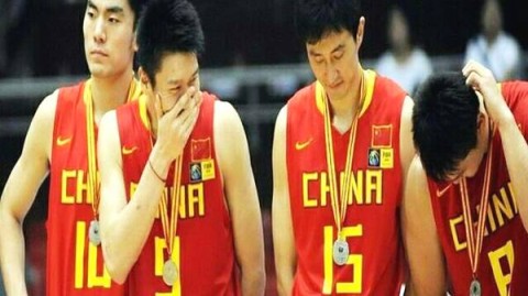 伤病、弃用与留洋困局，2026赛季中国足球篮球五将生存纪实