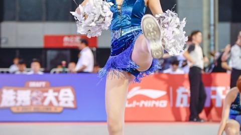 京城夏夜里的篮球盛宴：CBA选秀对抗赛与那些耀眼的篮球宝贝